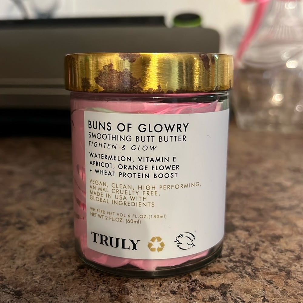 Truly Beauty Buns of Glowry Smoothing Butt Butter